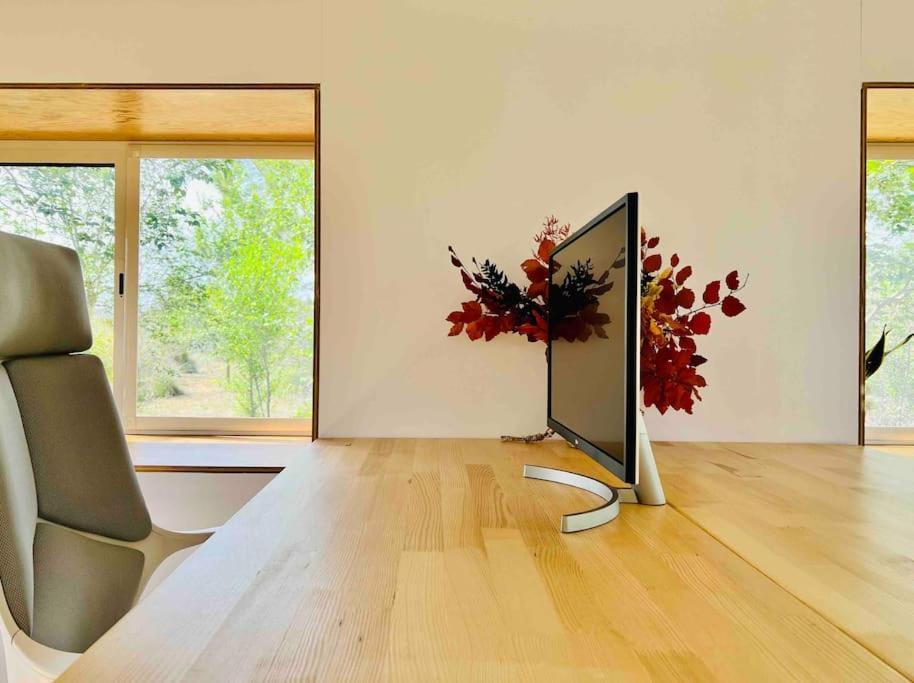Eco Tiny Home & Office For Digital Nomads Vallmoll Eksteriør billede